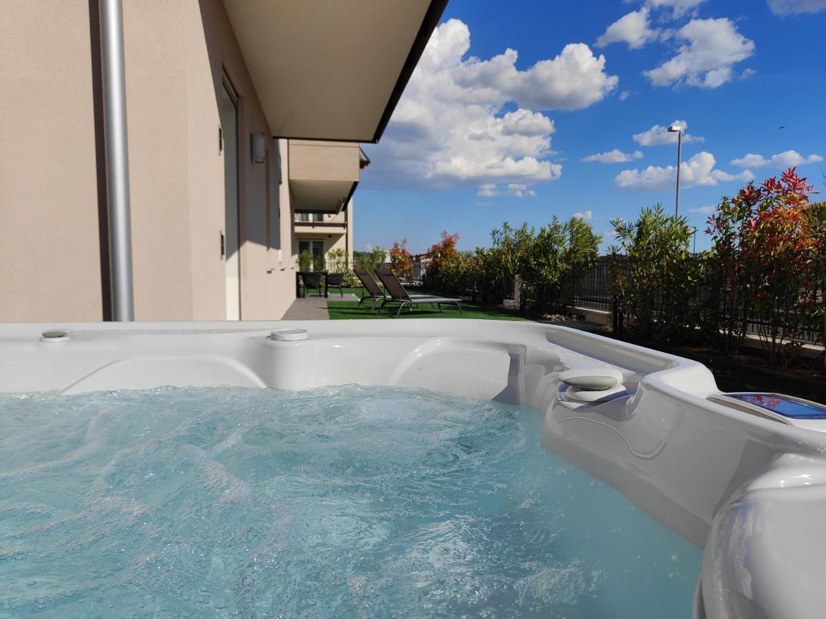 San Giorgio Design Home Con Jacuzzi Privata Colà Dış mekan fotoğraf